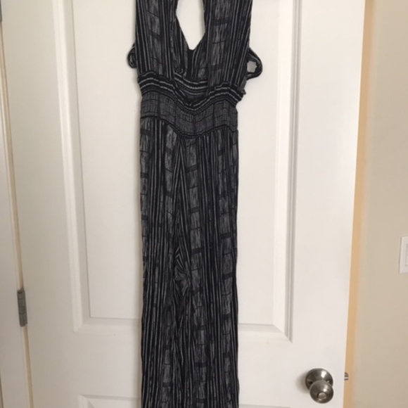 URBAN OUTFITTERS BLACK AND WHITE ROMPER - Picture 2 of 4